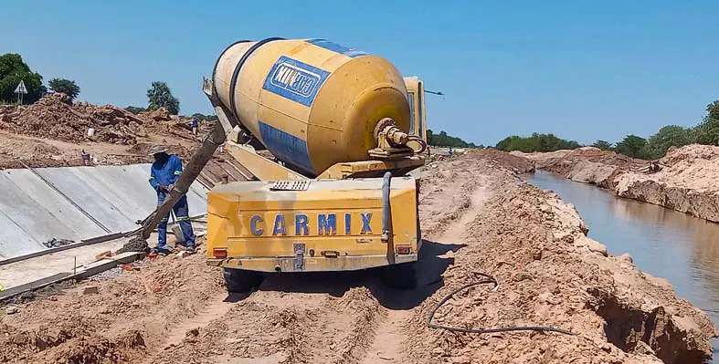 The Carmix 3.5TT is renowned for its robust performance in concrete mixing. (Image source: Carmix) A carmix concrete mixer at work in Namibia.