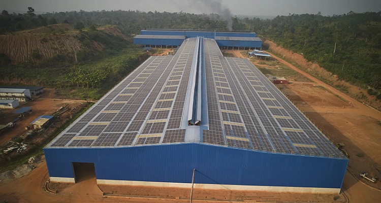 The Rider Steel factory roof covered in solar panels. 