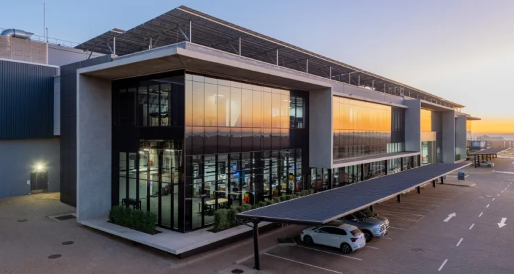 Teraco completes JB4 Bredell Campus expansion in South Africa, adding 30MW critical IT power for hyperscale clients. (Image source: Teraco) teraco_jb4_data-centre_exterior_2