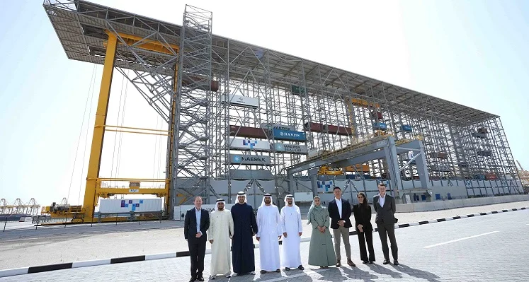 DP World and Masdar senior officials at the BOXBAY High Bay Storage (HBS) system in Jebel Ali, Dubai.